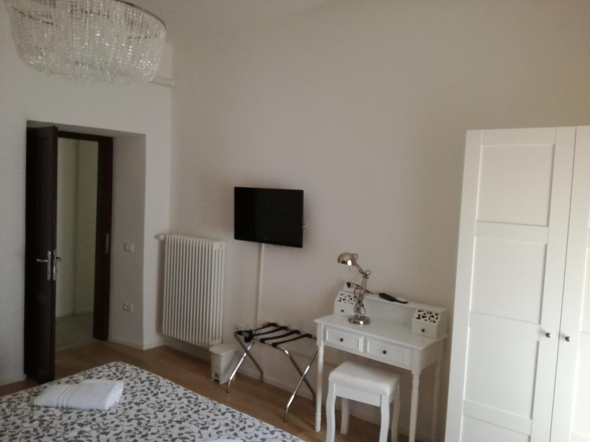 Dante Rooms And Apartment Trento Esterno foto