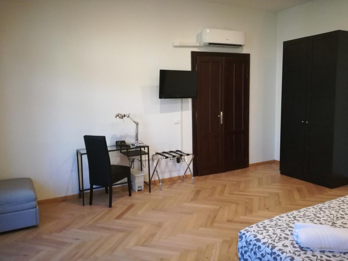 Dante Rooms And Apartment Trento Esterno foto